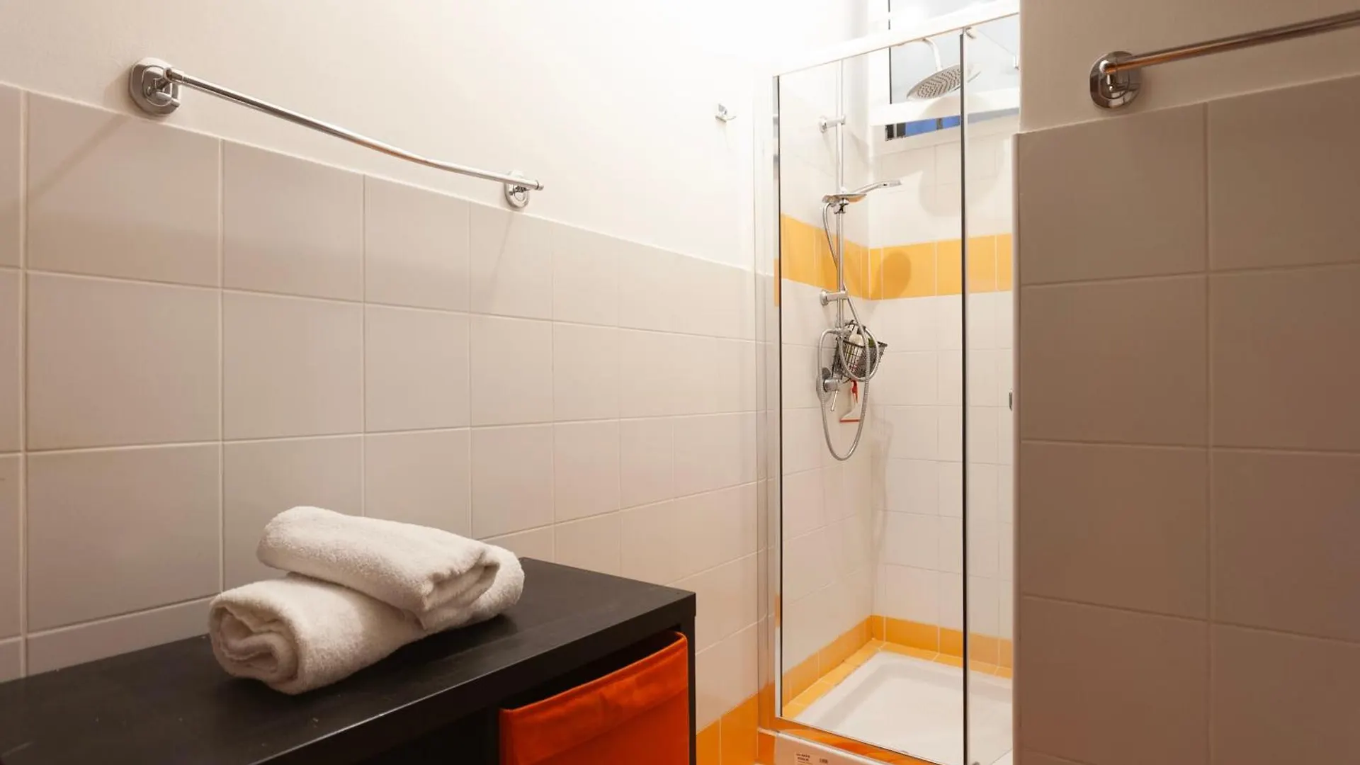 Apartament Casa Monet - 10 Minuti Dal Duomo Mediolan 0*,  Włochy